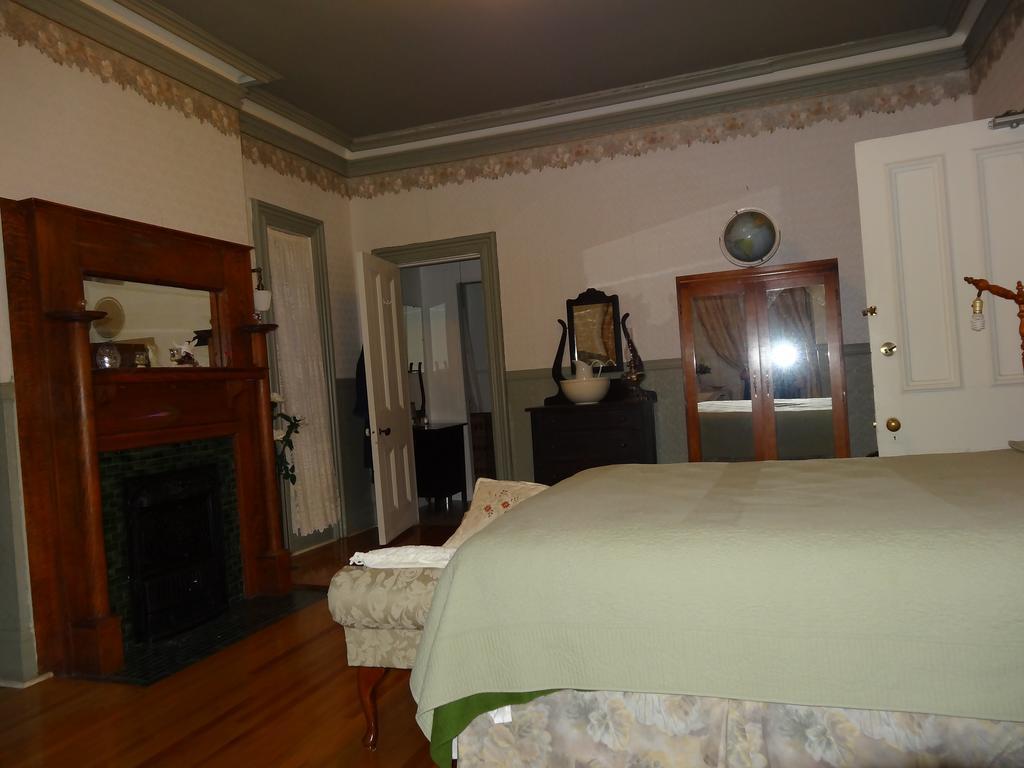A Tanners Home Inn Bed And Breakfast Saint John Room photo